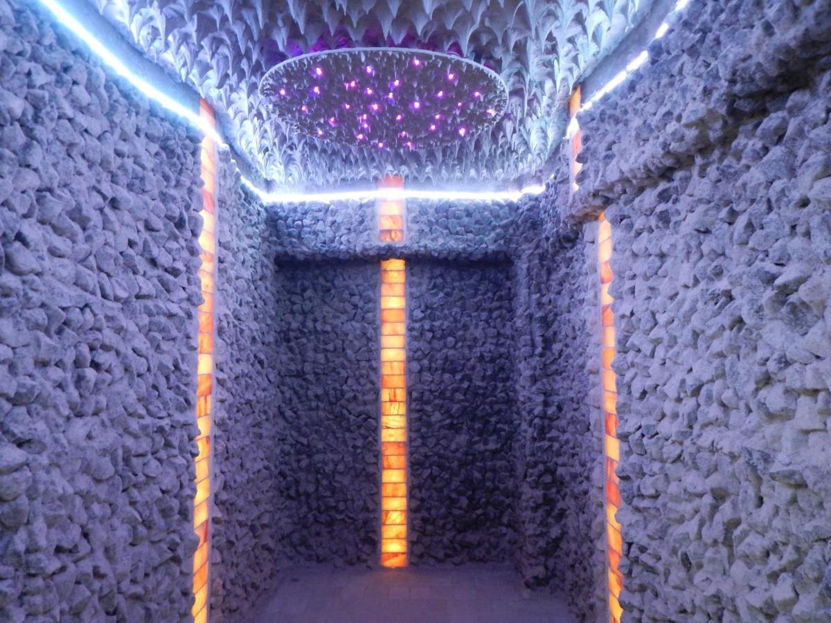 Hotel Traian Caciulata Călimăneşti المظهر الخارجي الصورة